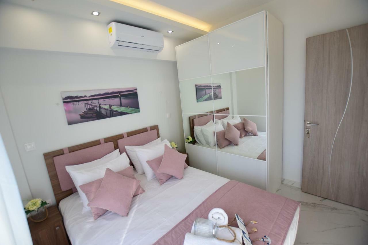 V Luxury Suites Toroni 3 Exterior foto