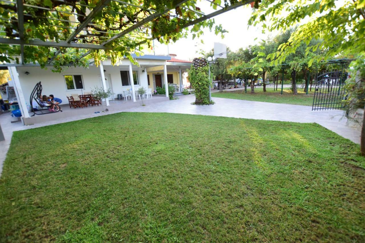 V Luxury Suites Toroni 3 Exterior foto