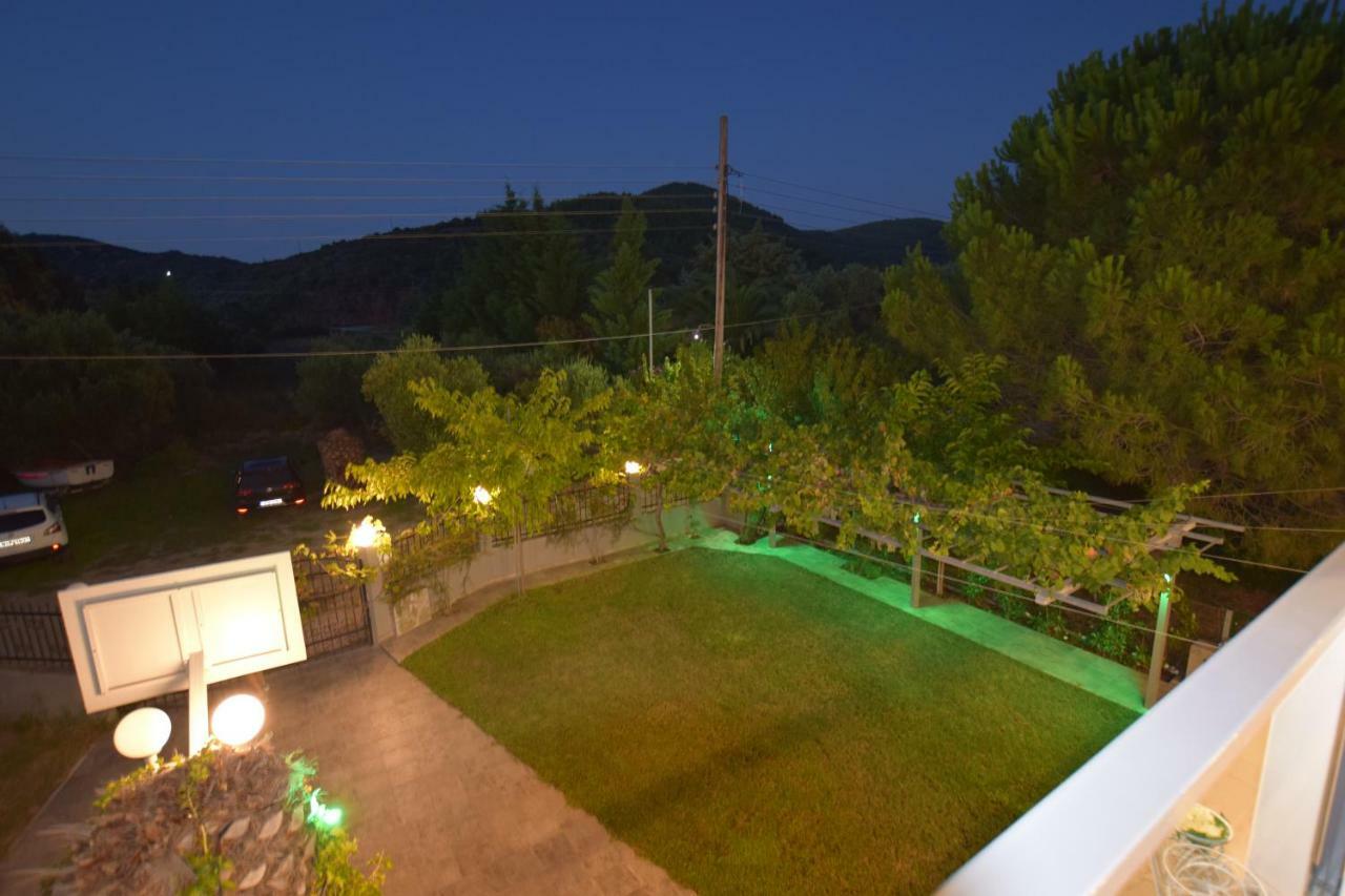 V Luxury Suites Toroni 3 Exterior foto